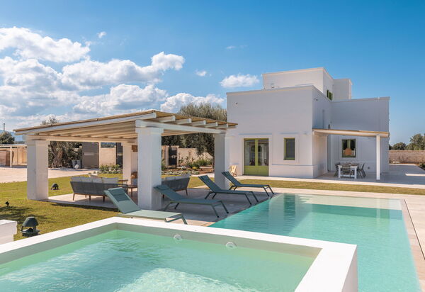 Villa Sensation Green: Activities, Amenities, Balcony / Terrace / Patio, Building Exterior, Main Entrance, Pool, Spring, Summer, Wellness
