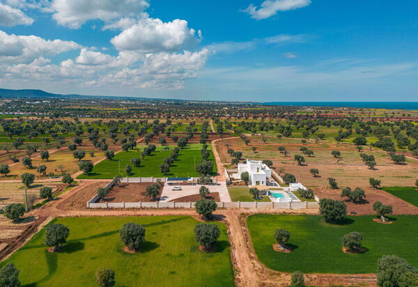 Villa Sensation Green: Activities, Amenities, Balcony / Terrace / Patio, Building Exterior, Main Entrance, Pool, Spring, Summer, Wellness