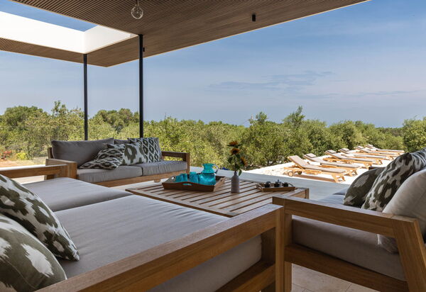 Villa Valeria: Activities, Building Exterior, Facilities, Main Entrance, Pool, Spring, Summer