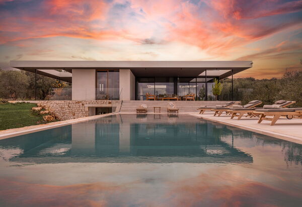 Villa Valeria: Activities, Building Exterior, Facilities, Main Entrance, Pool, Spring, Summer