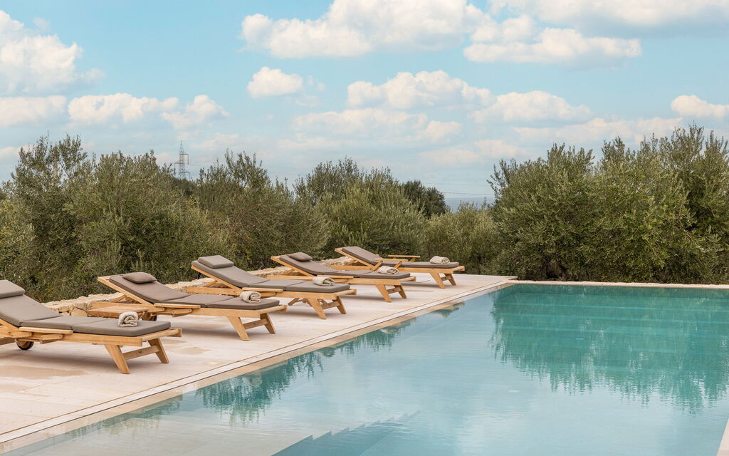 Villa Valeria: Attività, Entrata Principale, Estate, Esterni, Piscina, Primavera, Servizi