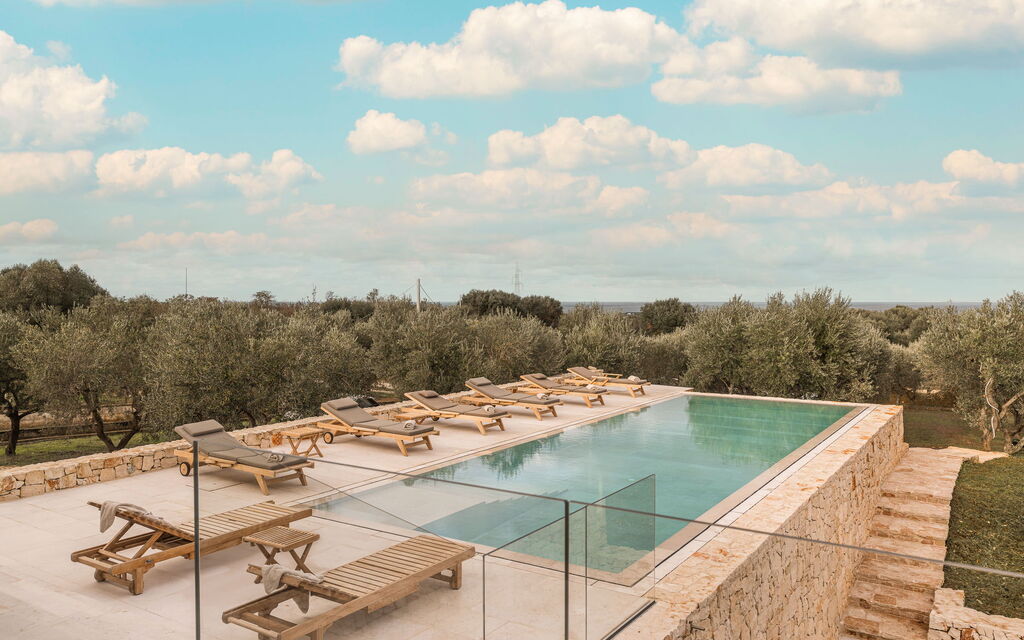 Villa Valeria: Attività, Entrata Principale, Estate, Esterni, Piscina, Primavera, Servizi