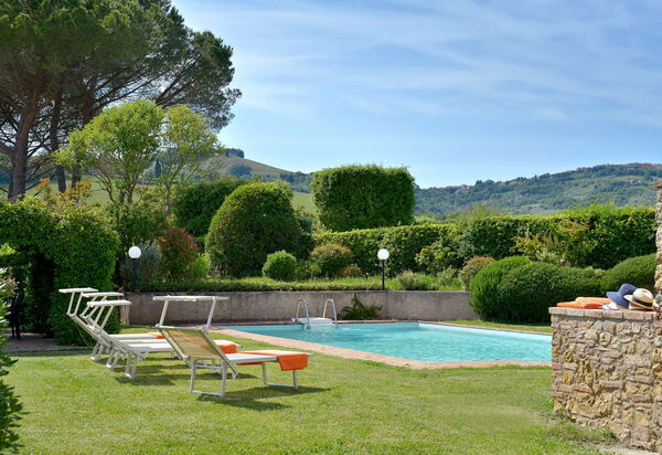 Castello Benedetti: Attività, Caratteristiche, Città, Estate, Esterni, Giardino, Piscina, Primavera, Soggiorno