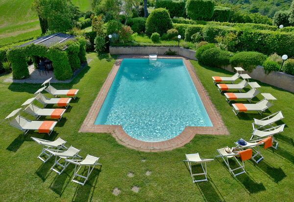 Castello Benedetti: Attività, Caratteristiche, Città, Estate, Esterni, Giardino, Piscina, Primavera, Soggiorno