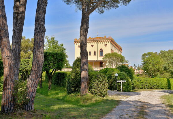 Castello Benedetti: Attività, Caratteristiche, Città, Estate, Esterni, Giardino, Piscina, Primavera, Soggiorno