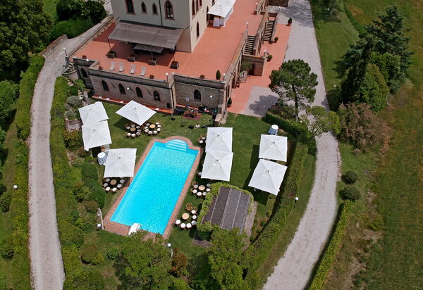 Castello Benedetti: Attività, Caratteristiche, Città, Estate, Esterni, Giardino, Piscina, Primavera, Soggiorno