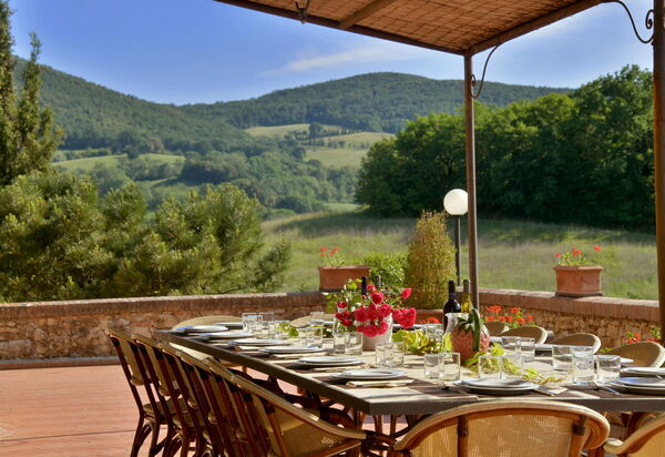 Castello Benedetti: Attività, Caratteristiche, Città, Estate, Esterni, Giardino, Piscina, Primavera, Soggiorno