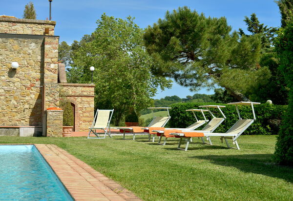 Castello Benedetti: Attività, Caratteristiche, Città, Estate, Esterni, Giardino, Piscina, Primavera, Soggiorno