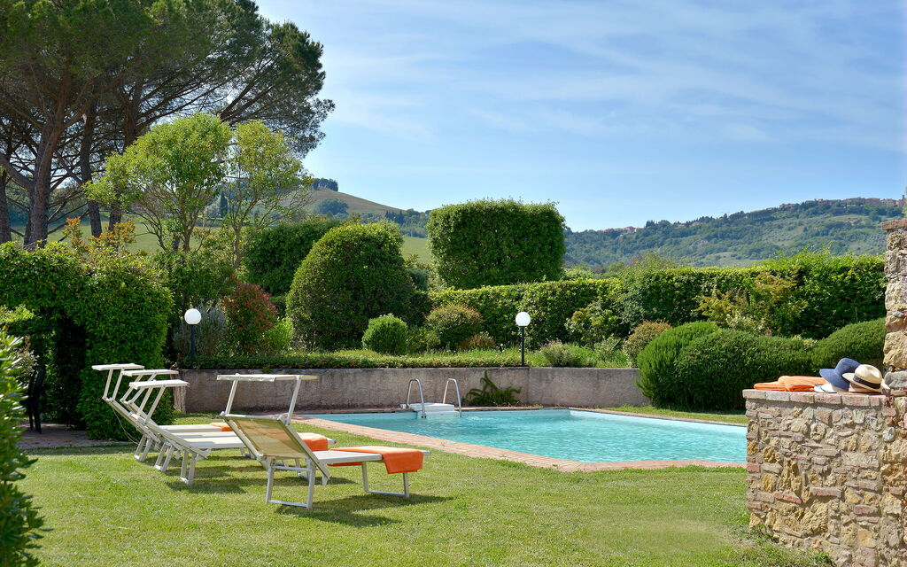 Castello Benedetti: Attività, Caratteristiche, Città, Estate, Esterni, Giardino, Piscina, Primavera, Soggiorno