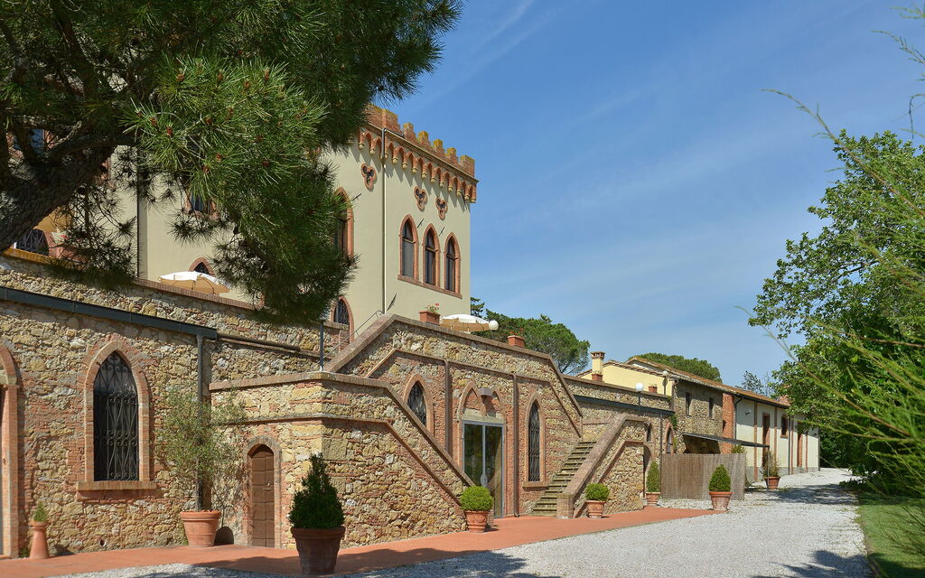 Castello Benedetti: Attività, Caratteristiche, Città, Estate, Esterni, Giardino, Piscina, Primavera, Soggiorno