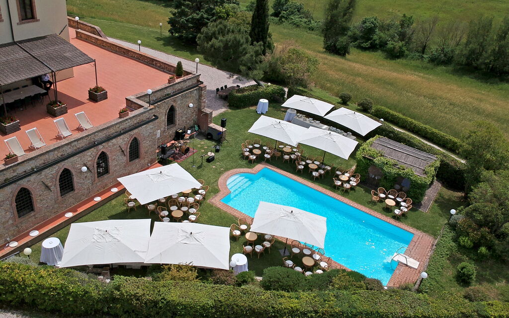 Castello Benedetti: Attività, Caratteristiche, Città, Estate, Esterni, Giardino, Piscina, Primavera, Soggiorno