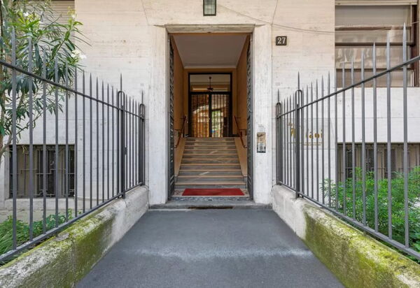 De Toni Retreat: Amenities, Building Exterior, Spring