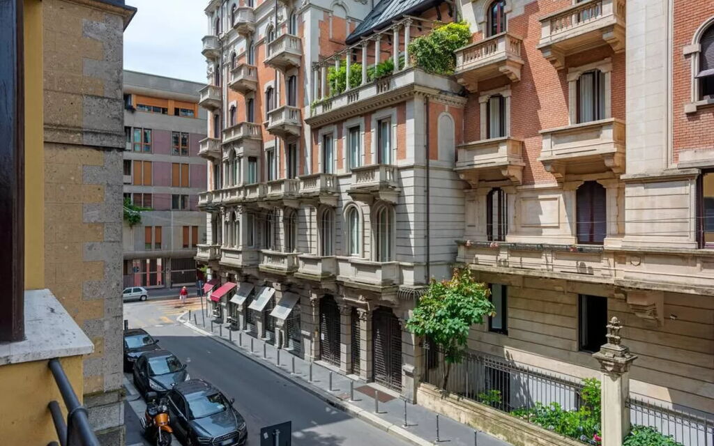 De Toni Retreat: Amenities, Building Exterior, Spring