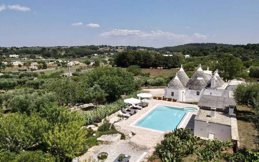 Trullo Francesca: Attività, Balcone / Terrazza / Patio, Caratteristiche, Estate, Esterni, Giardino, Piscina, Primavera
