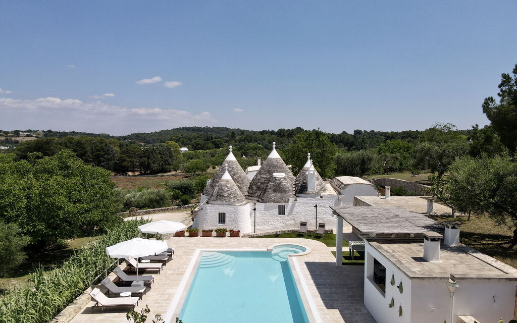 Trullo Francesca: Attività, Balcone / Terrazza / Patio, Caratteristiche, Estate, Esterni, Giardino, Piscina, Primavera