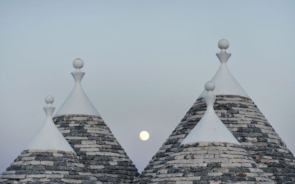 Trullo Cinzia: Attività, Balcone / Terrazza / Patio, Caratteristiche, Estate, Esterni, Giardino, Piscina, Primavera, Servizi