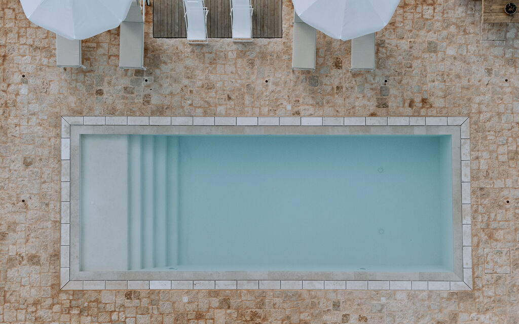 Trullo Cinzia: Attività, Balcone / Terrazza / Patio, Caratteristiche, Estate, Esterni, Giardino, Piscina, Primavera, Servizi