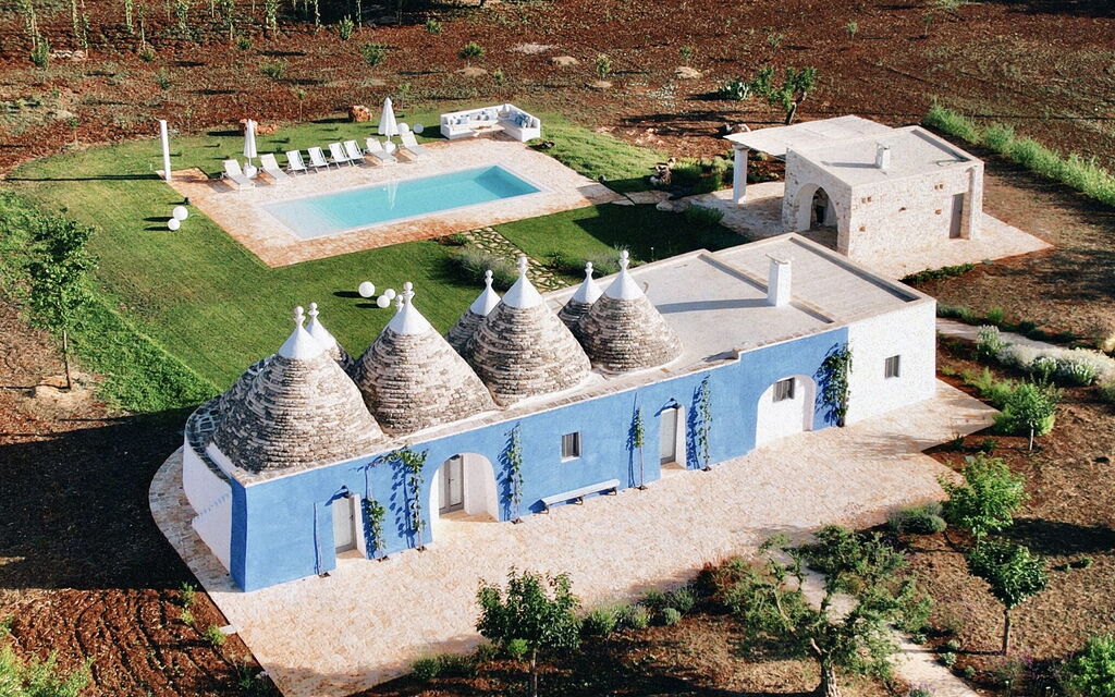 Trullo Cinzia: Attività, Balcone / Terrazza / Patio, Caratteristiche, Estate, Esterni, Giardino, Piscina, Primavera, Servizi