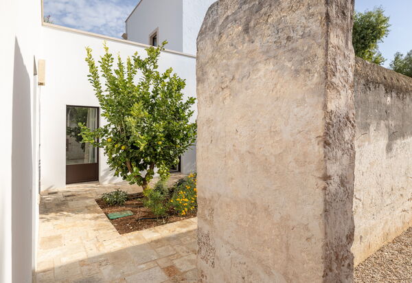 Villa Carratelli: Activities, Amenities, Balcony / Terrace / Patio, Building Exterior, Facilities, Garden, Main Entrance, Spring, Summer, Wellness