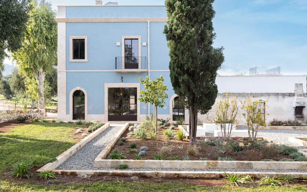 Villa Carratelli: Attività, Balcone / Terrazza / Patio, Benessere, Caratteristiche, Entrata Principale, Estate, Esterni, Giardino, Primavera, Servizi