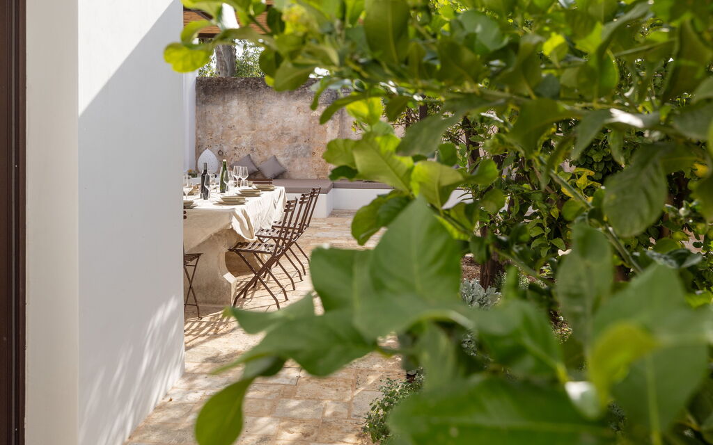 Villa Carratelli: Attività, Balcone / Terrazza / Patio, Benessere, Caratteristiche, Entrata Principale, Estate, Esterni, Giardino, Primavera, Servizi