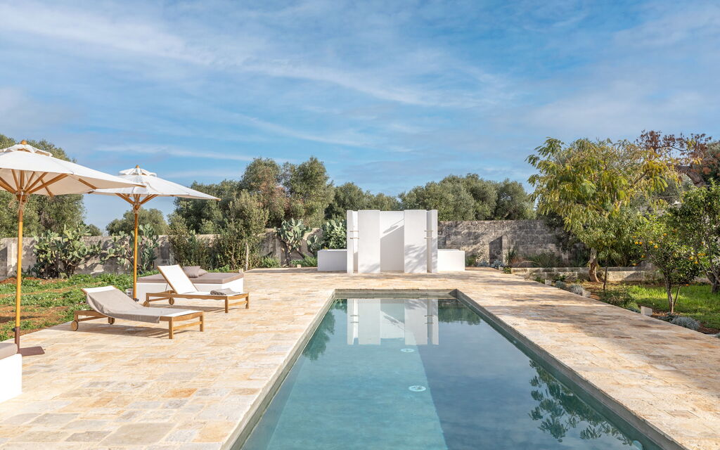 Villa Carratelli: Attività, Balcone / Terrazza / Patio, Benessere, Caratteristiche, Entrata Principale, Estate, Esterni, Giardino, Primavera, Servizi