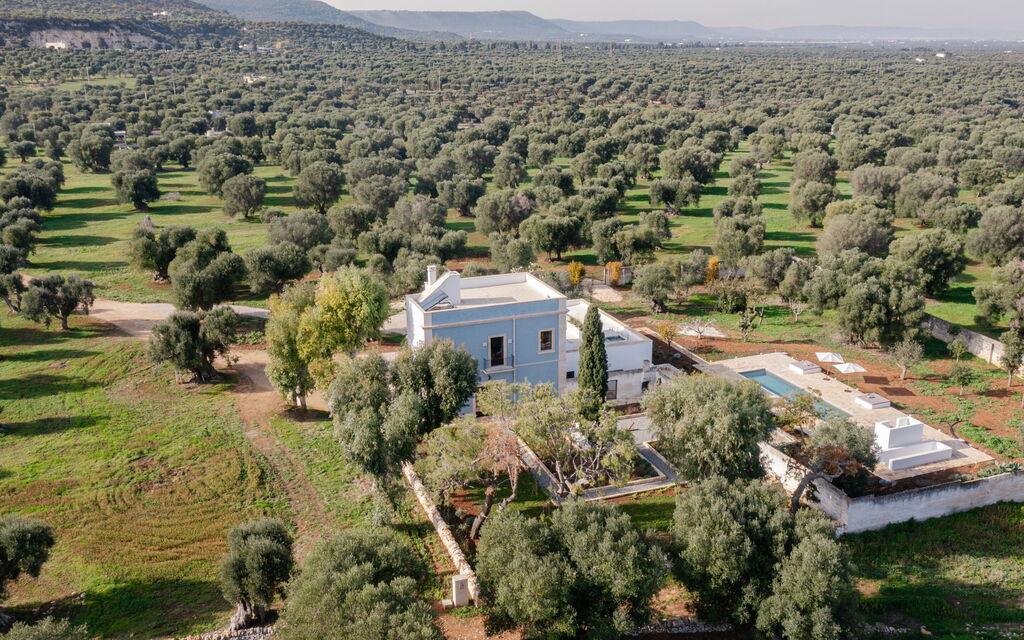 Villa Carratelli: Attività, Balcone / Terrazza / Patio, Benessere, Caratteristiche, Entrata Principale, Estate, Esterni, Giardino, Primavera, Servizi