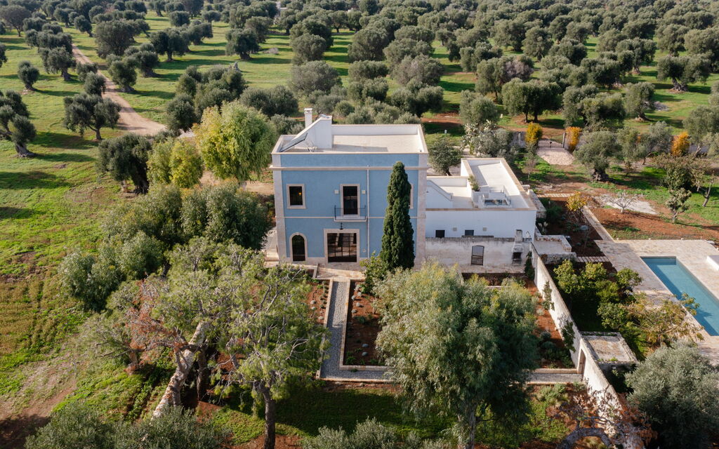 Villa Carratelli: Attività, Balcone / Terrazza / Patio, Benessere, Caratteristiche, Entrata Principale, Estate, Esterni, Giardino, Primavera, Servizi