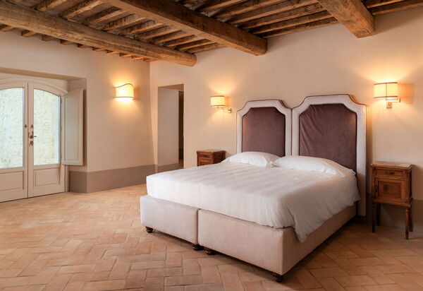 Villa Montello: Attività, Benessere, Caratteristiche, Entrata Principale, Estate, Esterni, Piscina, Primavera, Servizi