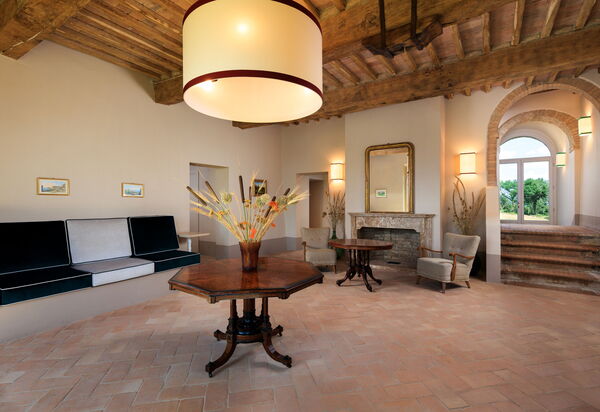 Villa Montello: Attività, Benessere, Caratteristiche, Entrata Principale, Estate, Esterni, Piscina, Primavera, Servizi