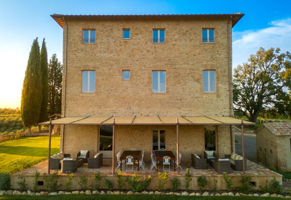 Villa Montello: Attività, Benessere, Caratteristiche, Estate, Esterni, Giardino, Piscina, Primavera, Servizi