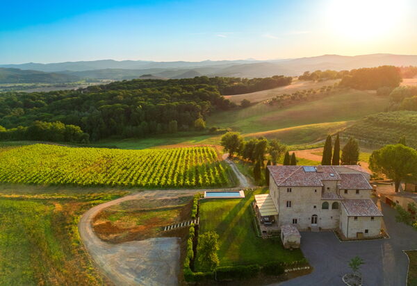 Villa Montello: Attività, Benessere, Caratteristiche, Estate, Esterni, Giardino, Piscina, Primavera, Servizi