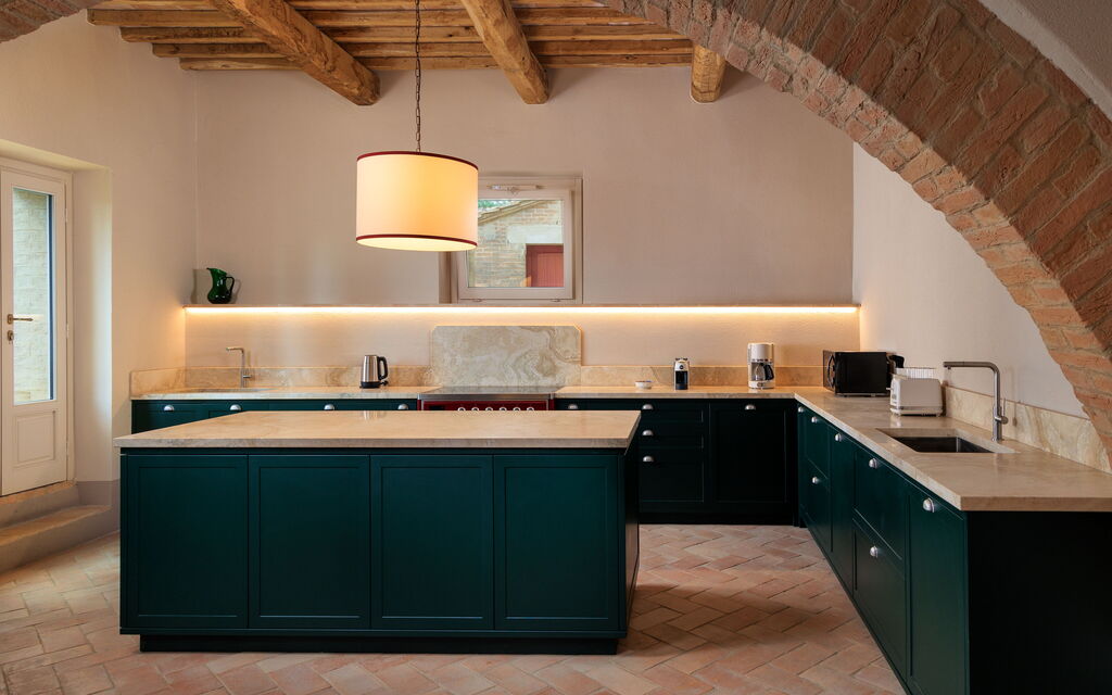 Villa Montello: Attività, Benessere, Caratteristiche, Entrata Principale, Estate, Esterni, Piscina, Primavera, Servizi