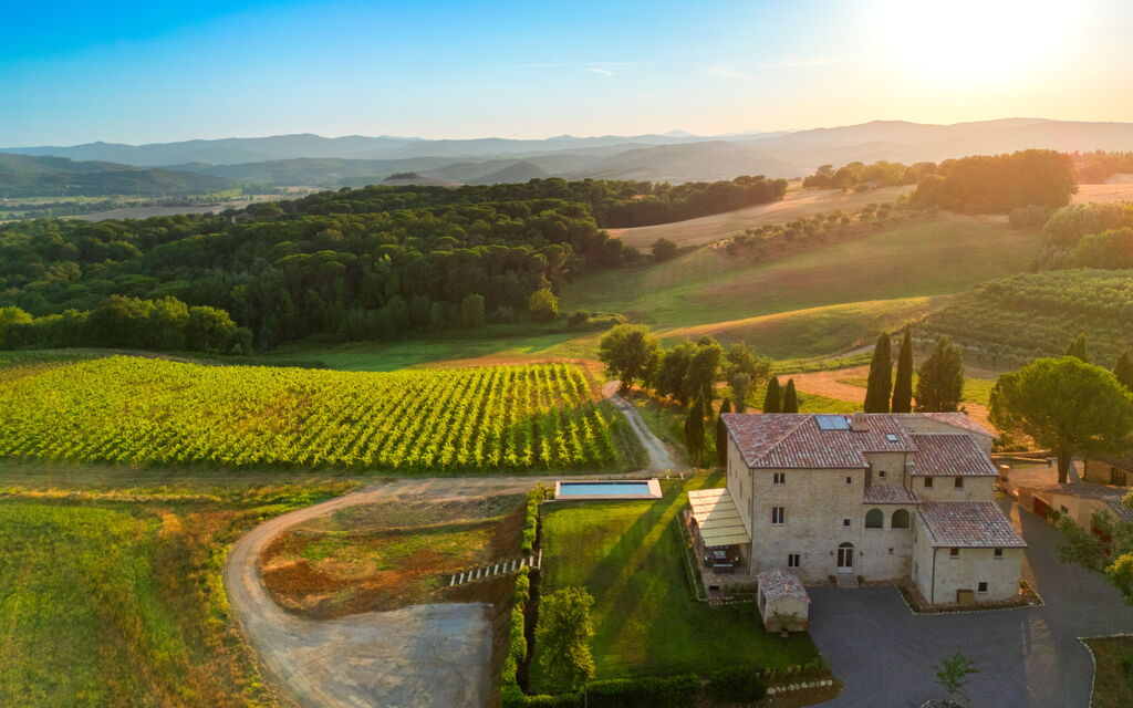 Villa Montello: Attività, Benessere, Caratteristiche, Estate, Esterni, Giardino, Piscina, Primavera, Servizi