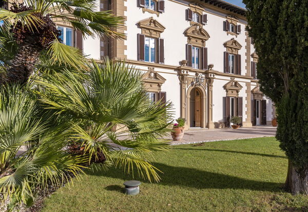 Villa Paola 14: Attività, Balcone / Terrazza / Patio, Caratteristiche, Dettagli della stanza, Entrata Principale, Estate, Esterni, Giardino, Piscina, Primavera