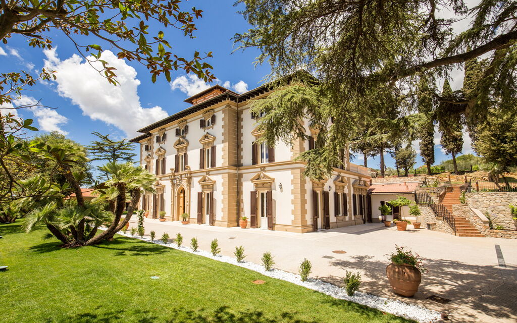 Villa Paola 14: Activities, Amenities, Balcony / Terrace / Patio, Building Exterior, Garden, Main Entrance, Pool, Room Detail, Spring, Summer