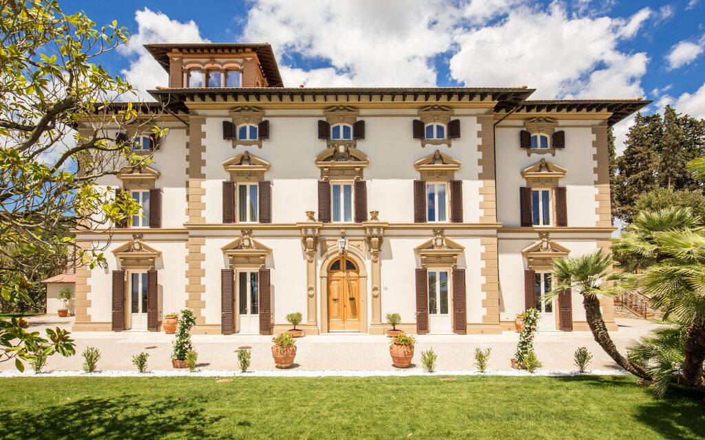 Villa Paola 14: Activities, Amenities, Balcony / Terrace / Patio, Building Exterior, Garden, Main Entrance, Pool, Room Detail, Spring, Summer