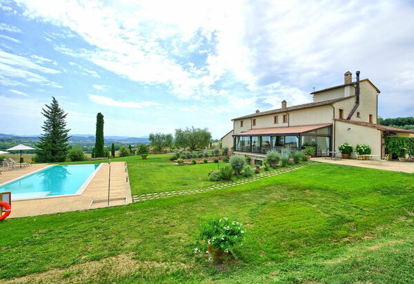 Villa Demetra: Attività, Balcone / Terrazza / Patio, Benessere, Città, Cucina, Estate, Esterni, Giardino, Piscina, Primavera, Servizi