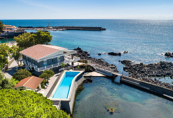 Villa Geranio: Building Exterior, Spring, Summer