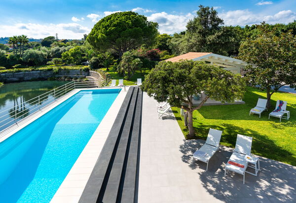 Villa Geranio: Building Exterior, Spring, Summer