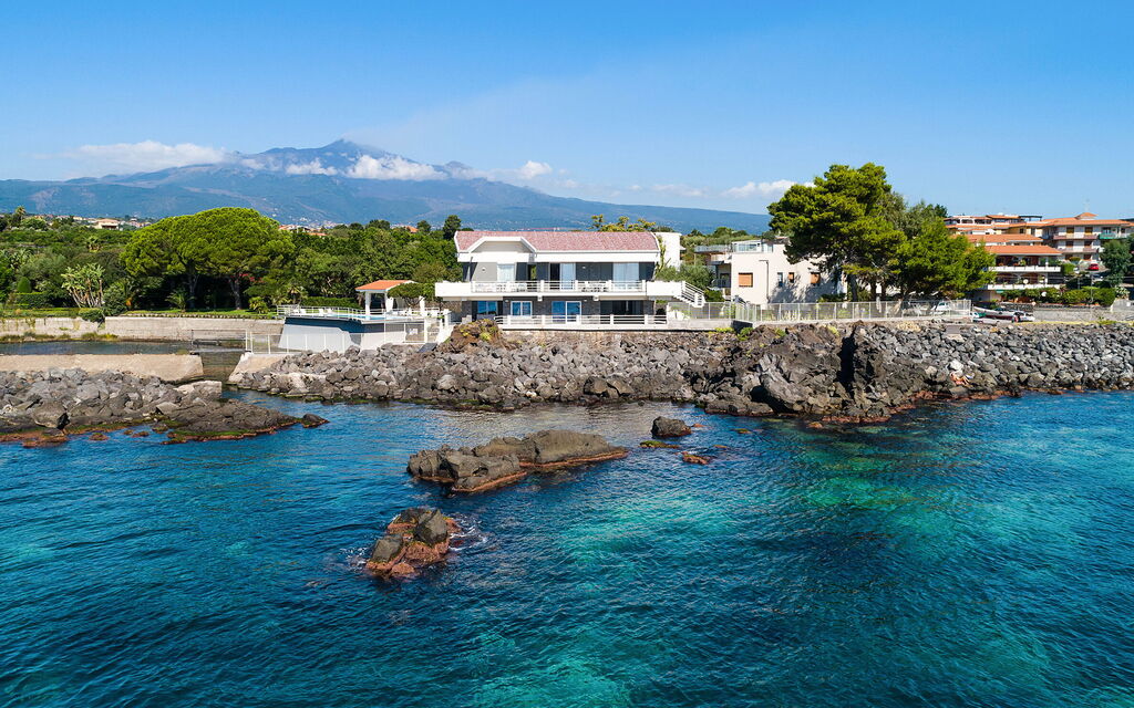 Villa Geranio: Estate, Esterni, Primavera