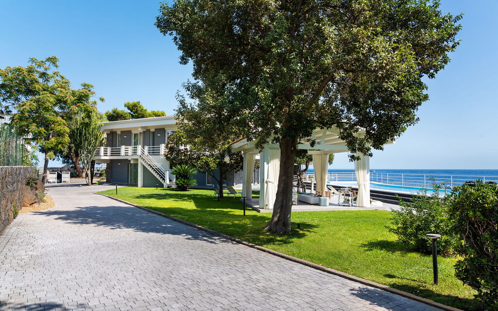 Villa Geranio: Estate, Esterni, Primavera