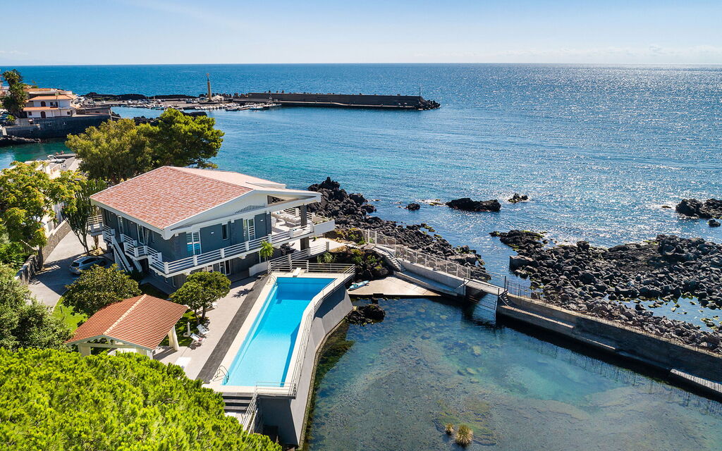 Villa Geranio: Estate, Esterni, Primavera