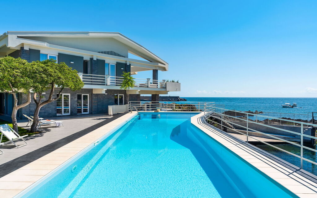 Villa Geranio: Estate, Esterni, Primavera