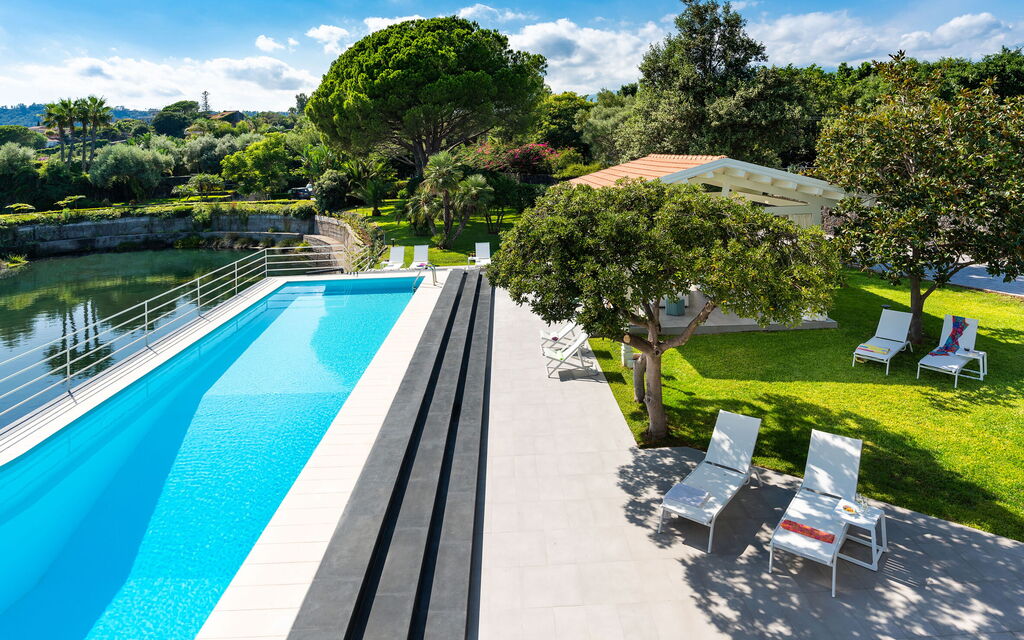 Villa Geranio: Estate, Esterni, Primavera