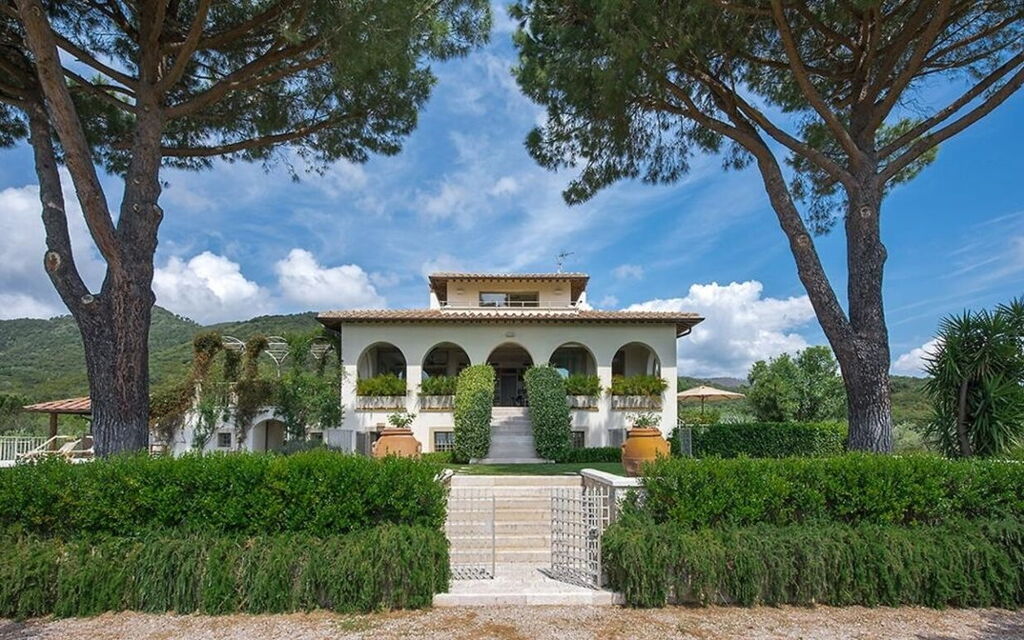 Villa Castiglione 14: Amenities, Balcony / Terrace / Patio, Building Exterior, Outdoor, Pool, Spring, Summer