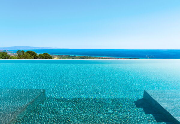 Villa Lime: Activities, Balcony / Terrace / Patio, Building Exterior, Garden, Hot Tub, Main Entrance, Spring, Summer