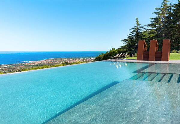 Villa Lime: Activities, Balcony / Terrace / Patio, Building Exterior, Garden, Hot Tub, Main Entrance, Spring, Summer