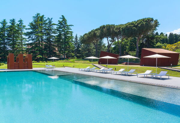 Villa Lime: Activities, Balcony / Terrace / Patio, Building Exterior, Garden, Hot Tub, Main Entrance, Spring, Summer