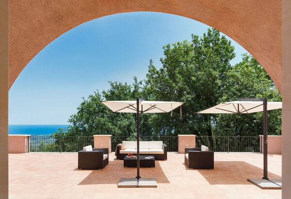 Villa Lime: Activities, Balcony / Terrace / Patio, Building Exterior, Garden, Hot Tub, Main Entrance, Spring, Summer